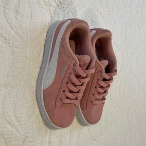 13.5 EUC Puma Suede Classic with elastic laces (Slip-on)